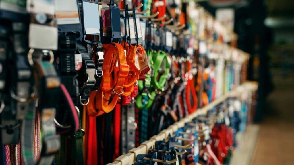 Dog collars come in a variety of different styles and materials Dog collars come in a variety of different styles and materials
